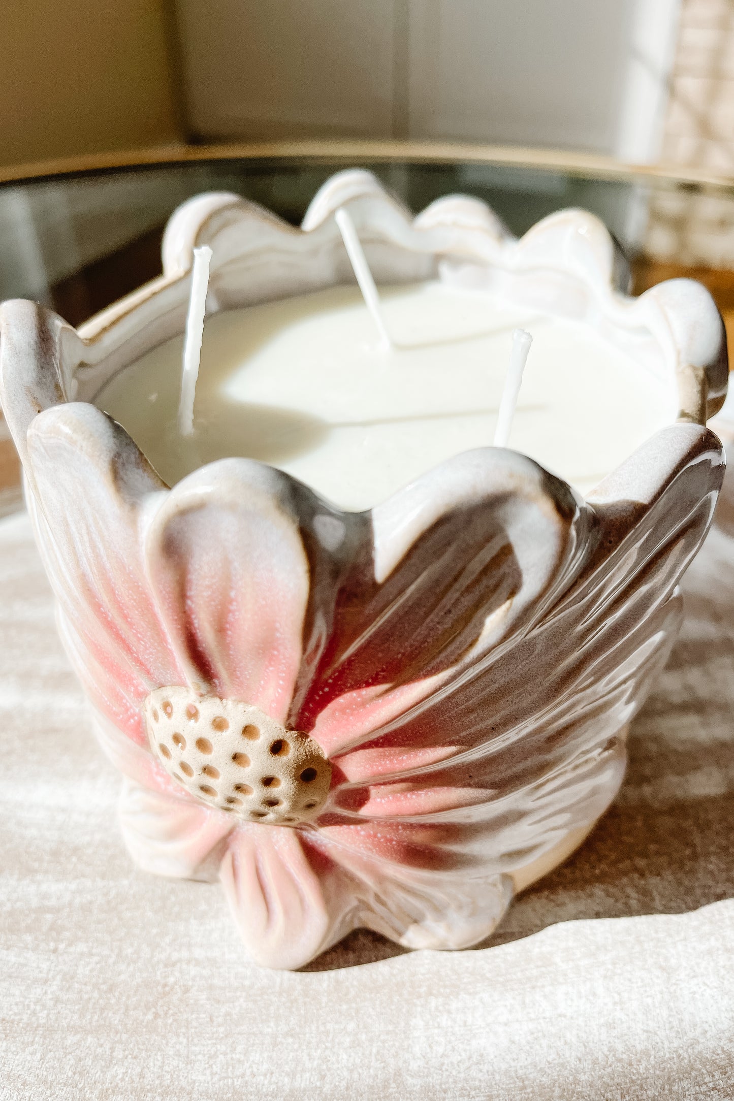 Daisy Flower 3-Wick Candle – Fresh & Floral Scented Candle for Home Décor