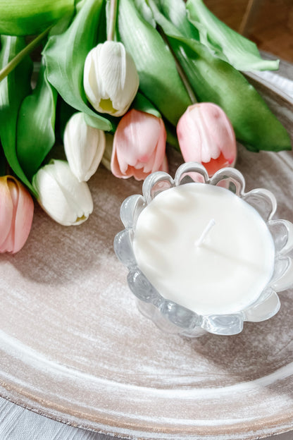 Glass Tulip Bulb Candle – Elegant Floral-Inspired Soy Wax Candle